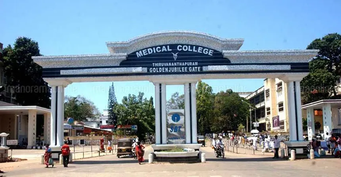 സർക്കാർ മെഡിക്കൽ കോളേജ് ഡോക്ടർമാർ അനിശ്ചിതകാല സമരത്തിൽ