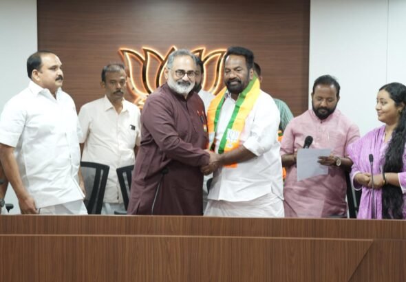 കെപിസിസി ജനറല്‍ സെക്രട്ടറി എം.ജെ. ജോബ് ബിജെപിയില്‍